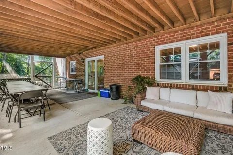 $1,499,900 | 6 St James Place, Chapel Hill, NC 27514