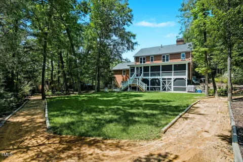 $1,499,900 | 6 St James Place, Chapel Hill, NC 27514