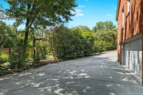 $1,499,900 | 6 St James Place, Chapel Hill, NC 27514