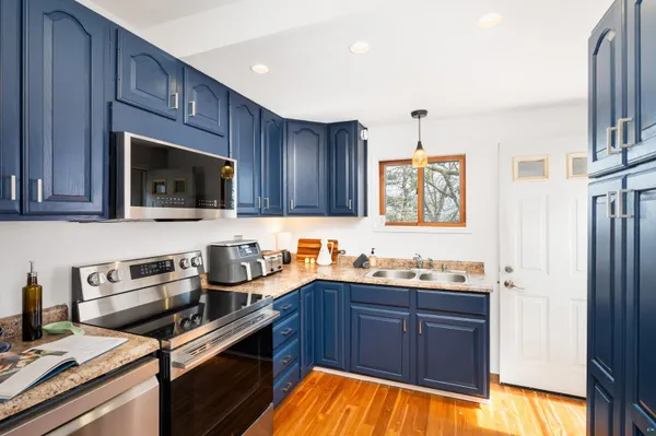$299,900 | 1516 North 8th Avenue East, Duluth, MN 55805