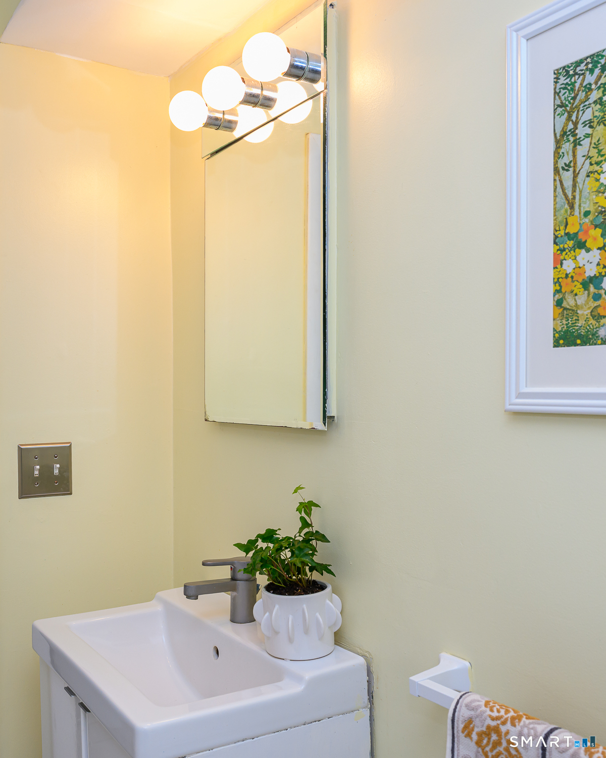 7 Silver Falls Road East Lyme, CT 06333 - Photo 9 of 38 1st Floor Full bath
