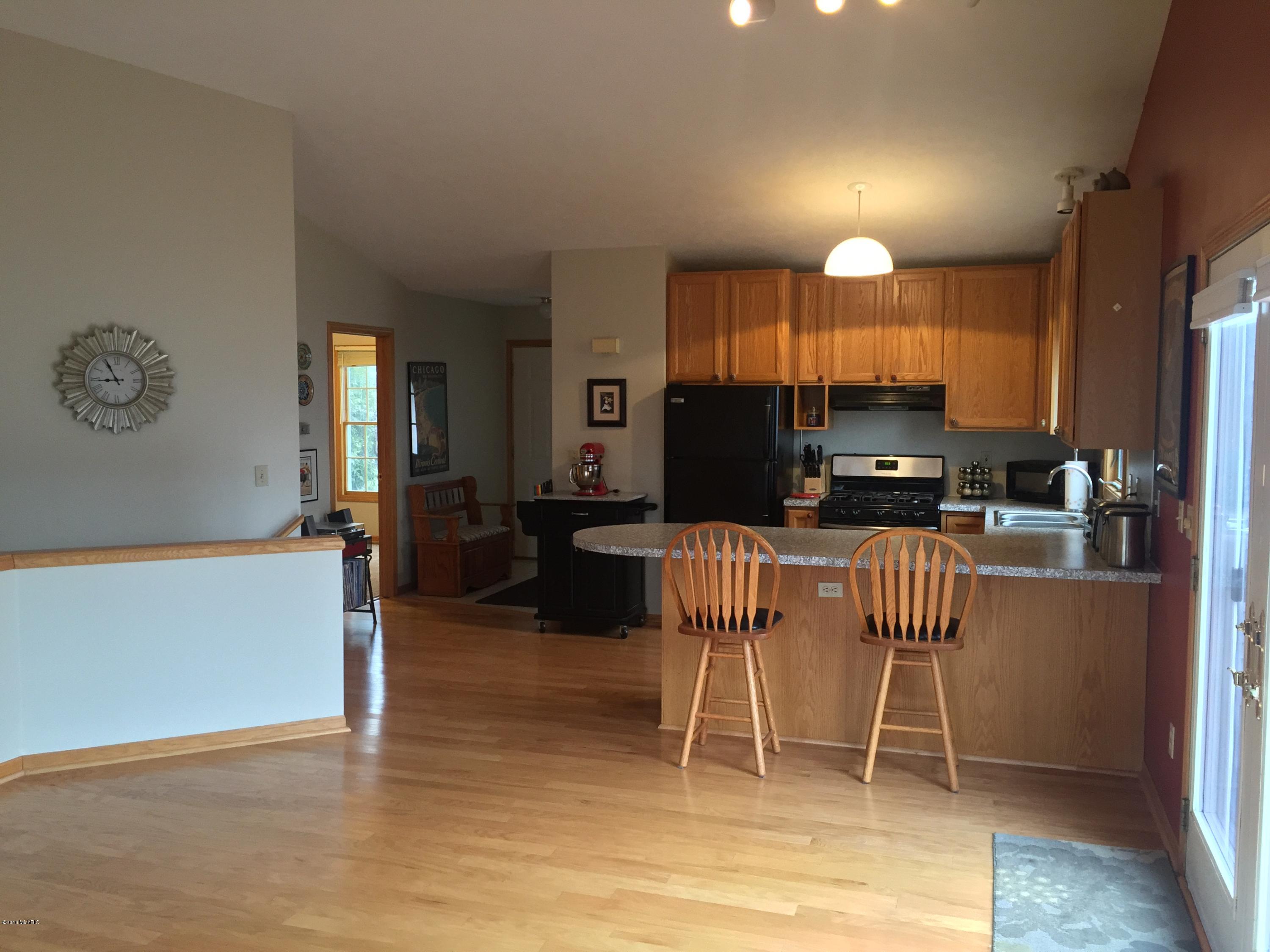 3157 Riley Ridge Road Holland, MI 49424 - Photo 7 of 23 IMG_4537 2