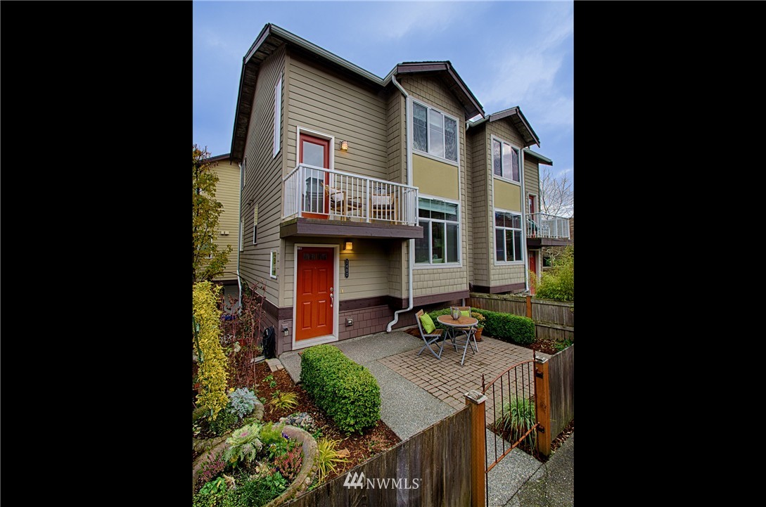 2402 West Boston Street Seattle, WA 98199 - Photo 1 of 11 Gallery Image 1