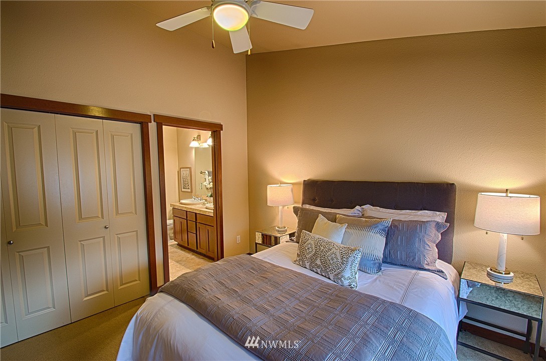 2402 West Boston Street Seattle, WA 98199 - Photo 8 of 11 Gallery Image 8