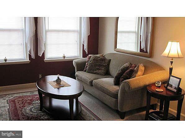 2932 South Buchanan Street, Unit B2 Arlington, VA 22206 - Photo 6 of 30 Family Room