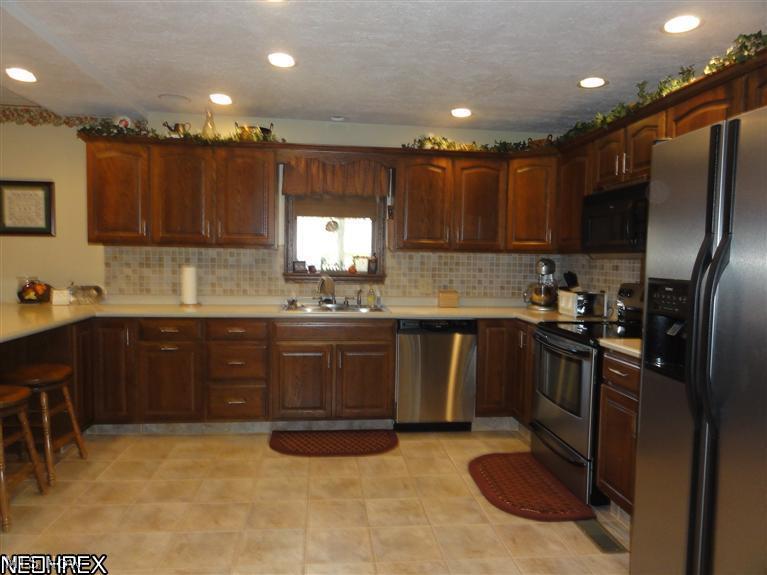 4715 Deis Hill Road Northwest Dover, OH 44622 - Photo 4 of 24