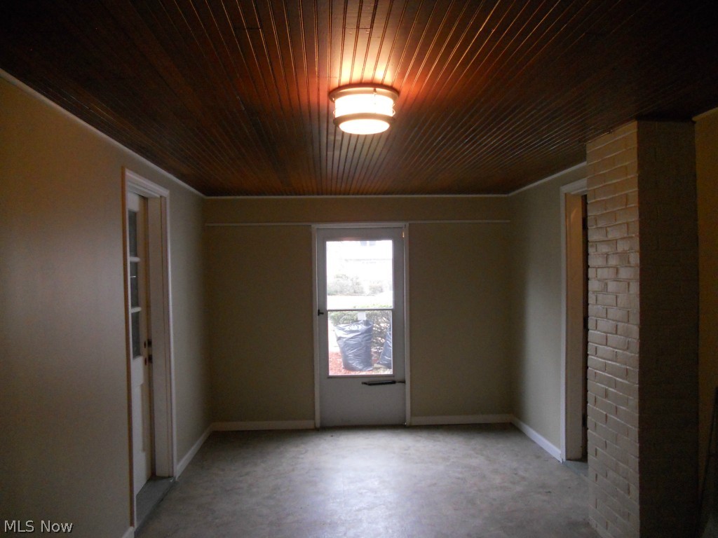 1106 Plainfield Road Cleveland, OH 44121 - Photo 10 of 16