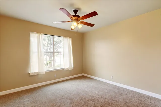 $1,950 | 136 Holmstrom Street, Hutto, TX 78634