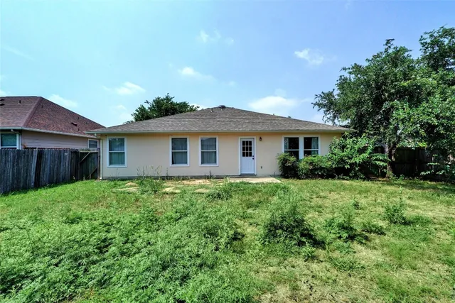 $1,950 | 136 Holmstrom Street, Hutto, TX 78634