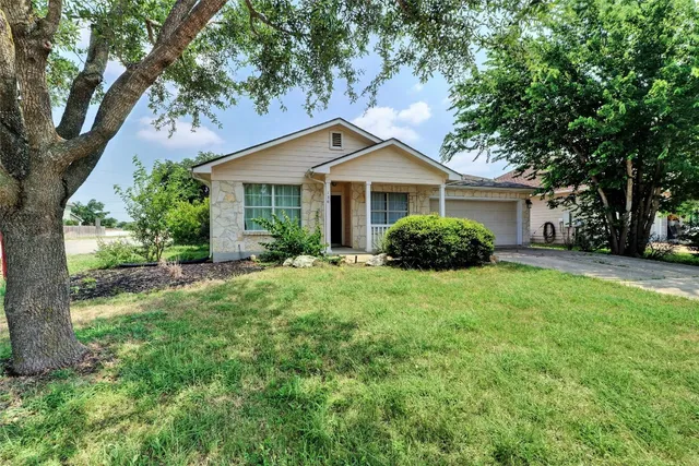 $1,950 | 136 Holmstrom Street, Hutto, TX 78634