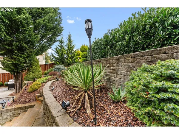 $730,000 | 6338 Southeast Dunbar Drive, Portland, OR 97236