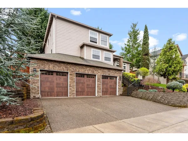 $730,000 | 6338 Southeast Dunbar Drive, Portland, OR 97236