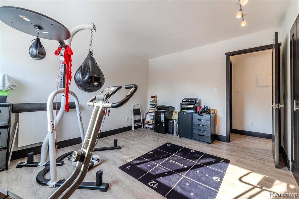 4045 West Maple Road, Unit C101 Bloomfield Hills, MI 48301 - Photo 16 of 27