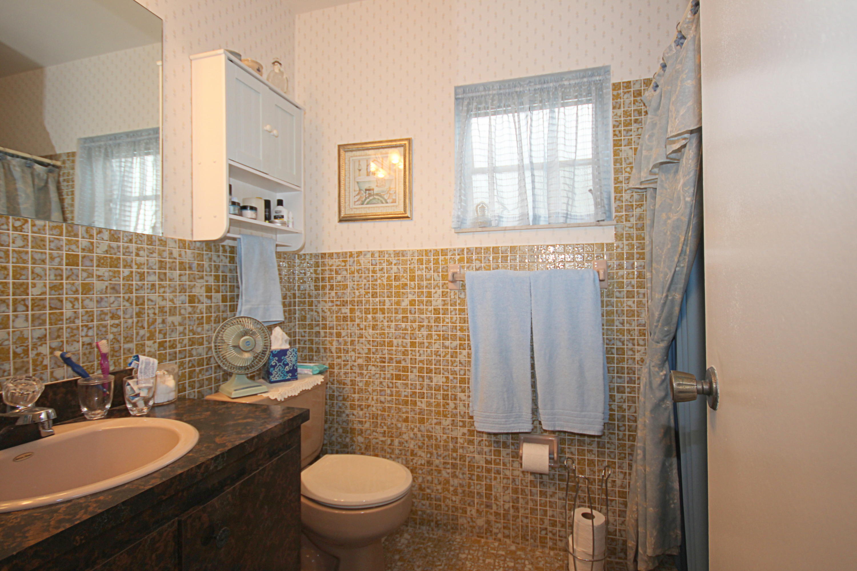 92 Laredo Lane Boca Raton, FL 33487 - Photo 12 of 20 92 LAREDO LN 013.JPG999
