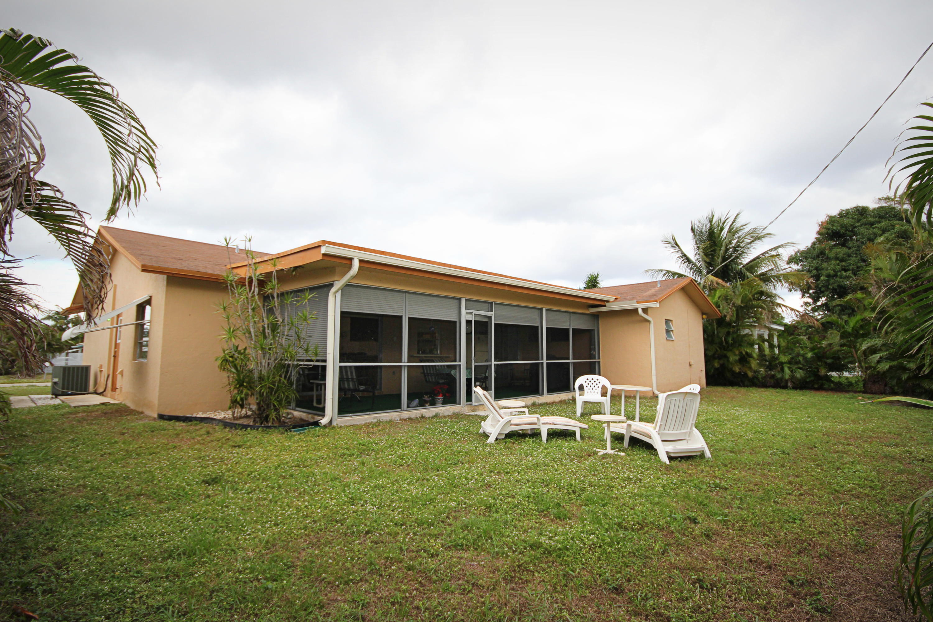 92 Laredo Lane Boca Raton, FL 33487 - Photo 18 of 20 92 LAREDO LN 033.JPG444