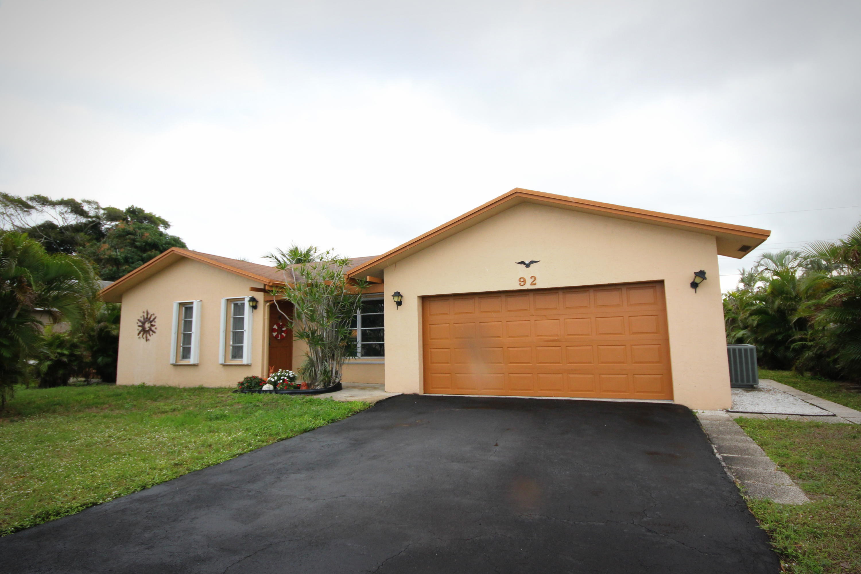 92 Laredo Lane Boca Raton, FL 33487 - Photo 20 of 20 92 LAREDO LN 041.JPG333
