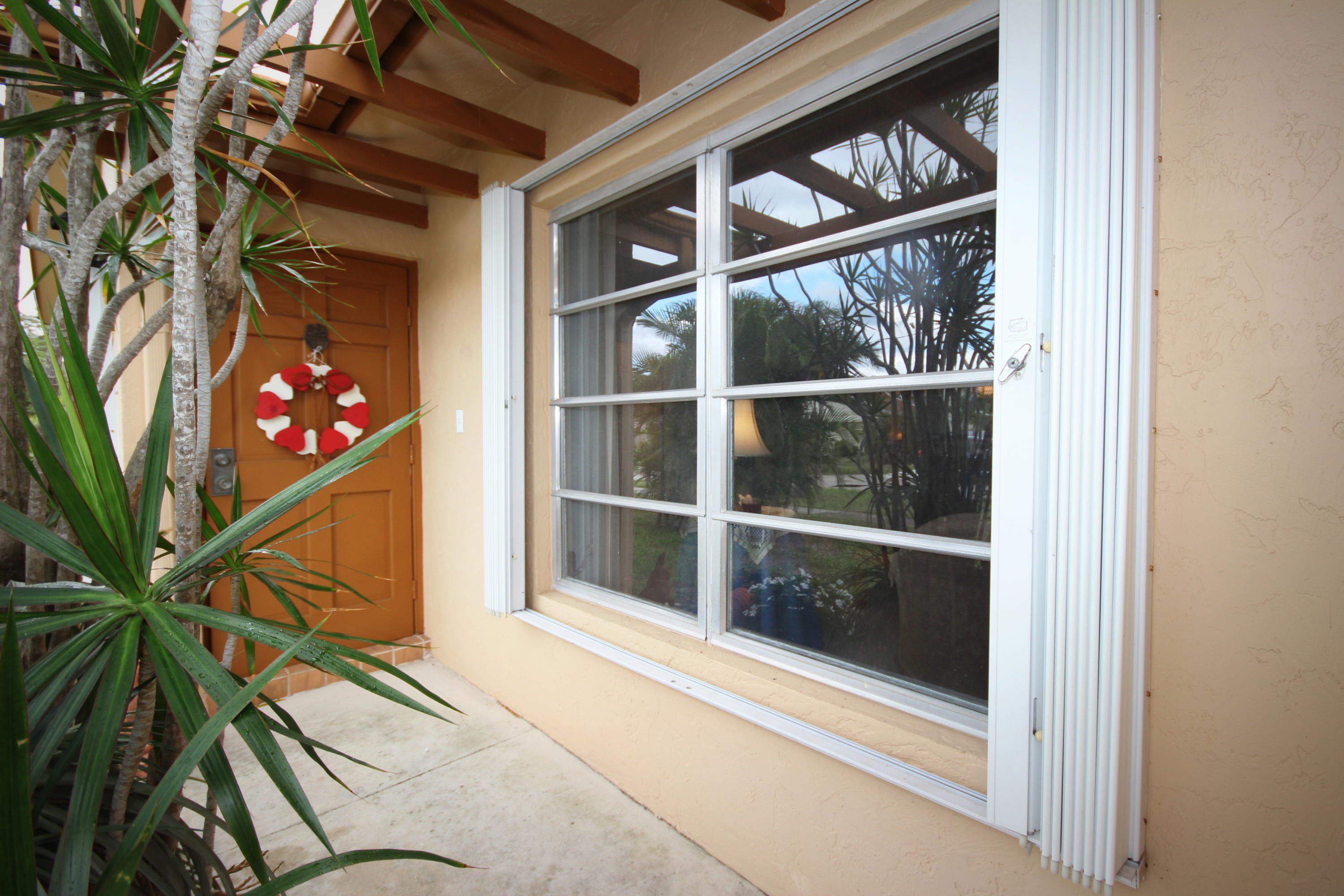 92 Laredo Lane Boca Raton, FL 33487 - Photo 2 of 20 92 LAREDO LN 038.JPG444