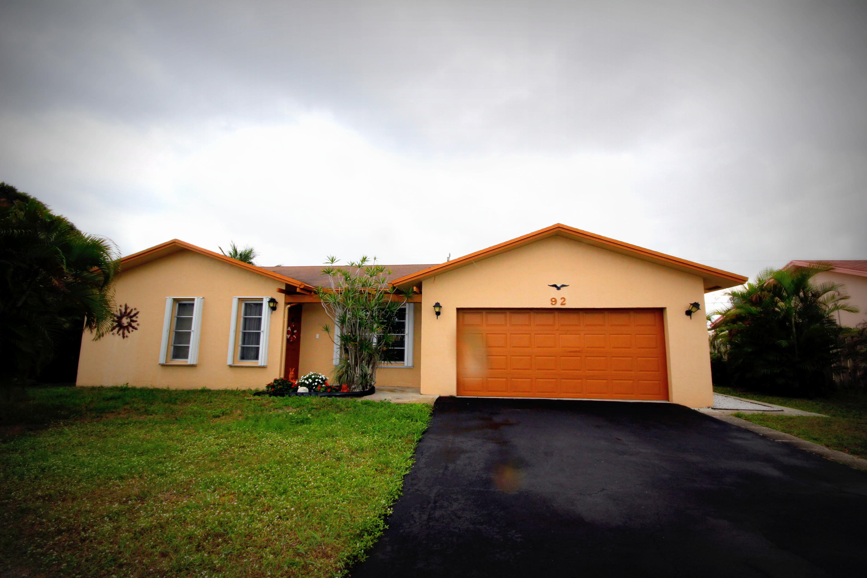 92 Laredo Lane Boca Raton, FL 33487 - Photo 3 of 20 92 LAREDO LN 043.JPG11