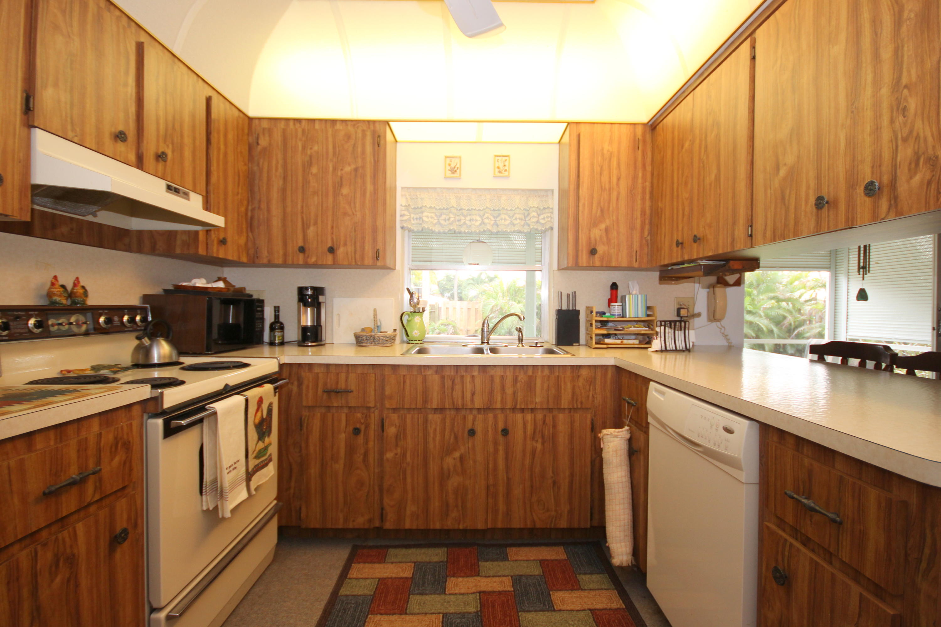 92 Laredo Lane Boca Raton, FL 33487 - Photo 8 of 20 92 LAREDO LN 013.JPG78787