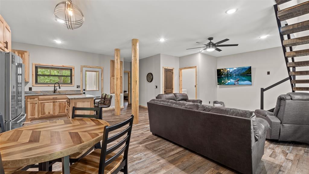 228 Old Factory Road Murfreesboro, AR 71958 - Photo 5 of 37 a living room with furniture