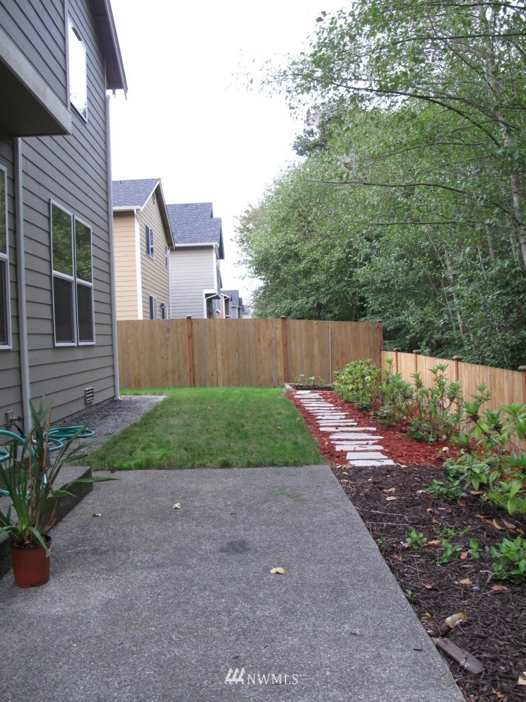620 Ilwaco Place Northeast Renton, WA 98059 - Photo 16 of 16 Gallery Image 16