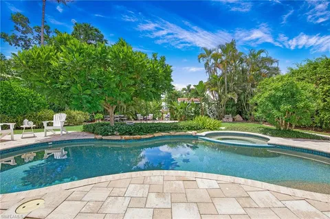 $1,985,000 | 1600 Curlew Avenue, Naples, FL 34102