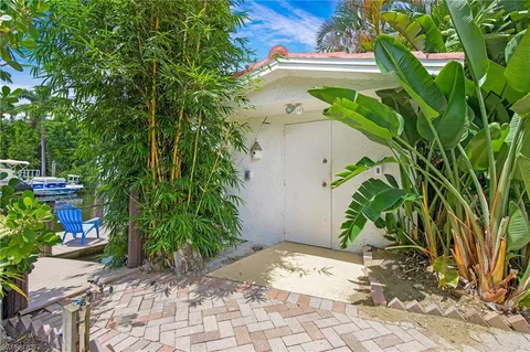 $1,985,000 | 1600 Curlew Avenue, Naples, FL 34102