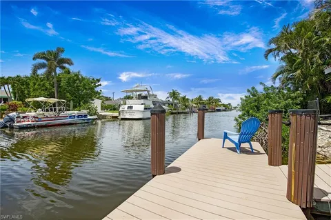 $1,985,000 | 1600 Curlew Avenue, Naples, FL 34102