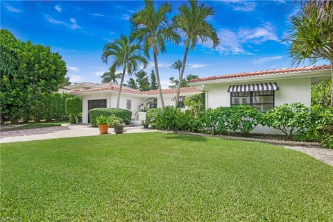 $1,985,000 | 1600 Curlew Avenue, Naples, FL 34102