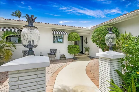 $1,985,000 | 1600 Curlew Avenue, Naples, FL 34102