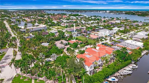 $1,985,000 | 1600 Curlew Avenue, Naples, FL 34102