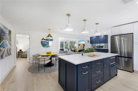 $1,985,000 | 1600 Curlew Avenue, Naples, FL 34102