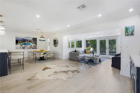 $1,985,000 | 1600 Curlew Avenue, Naples, FL 34102