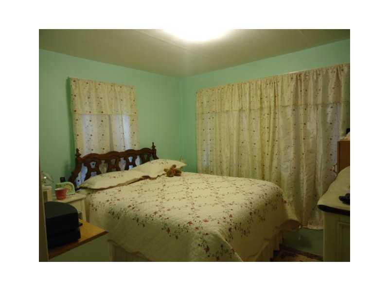 42 Nichol Street Paris, ME 04281 - Photo 8 of 16 Bedroom.