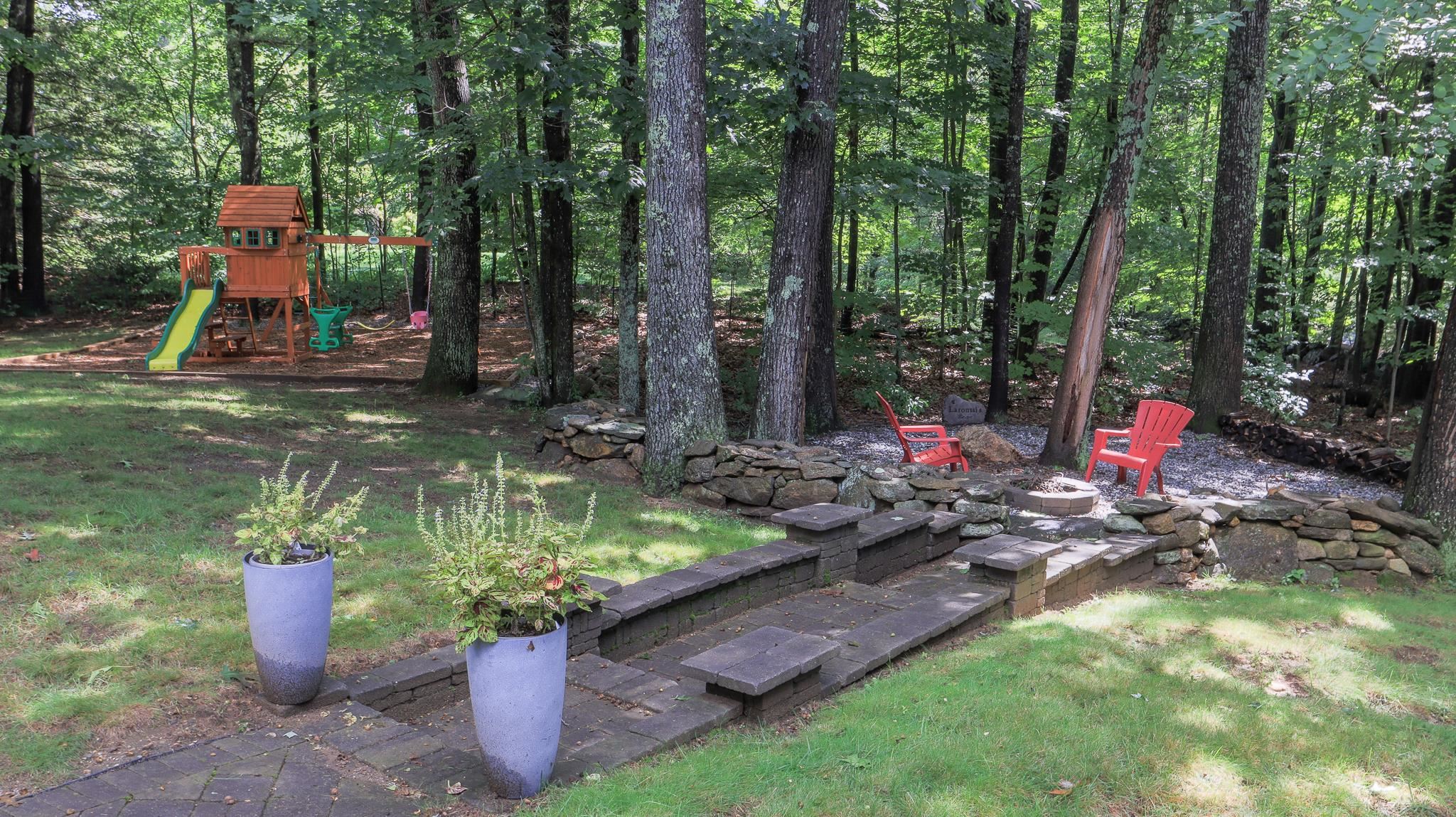 391 Wallace Road Bedford, NH 03110 - Photo 29 of 34 Gallery Image 29