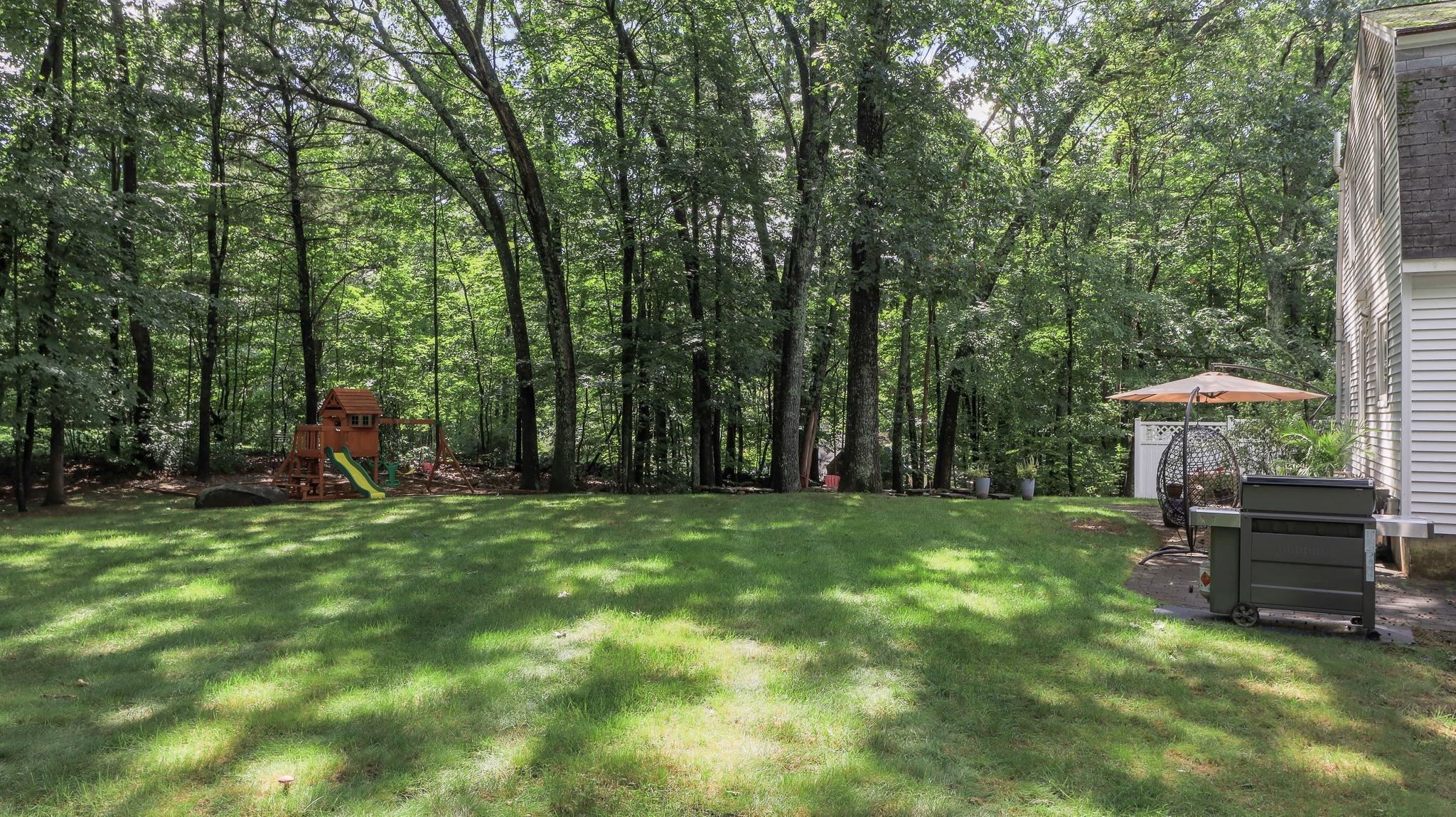 391 Wallace Road Bedford, NH 03110 - Photo 32 of 34 Gallery Image 32