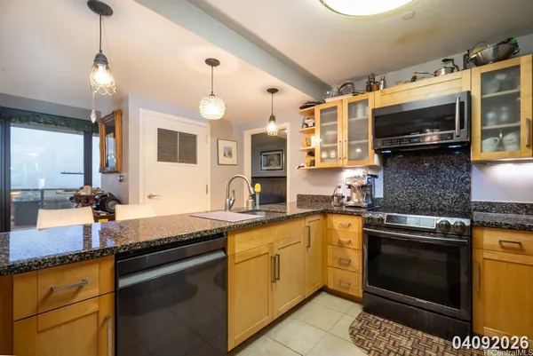 $4,200 | 600 Queen Street, Unit 2208, Honolulu, HI 96813