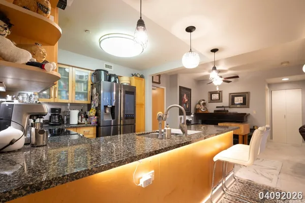 $4,200 | 600 Queen Street, Unit 2208, Honolulu, HI 96813