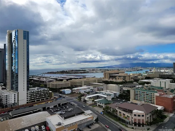 $4,200 | 600 Queen Street, Unit 2208, Honolulu, HI 96813