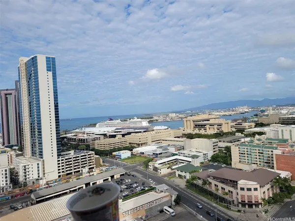 $4,200 | 600 Queen Street, Unit 2208, Honolulu, HI 96813