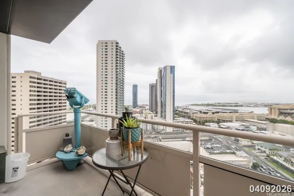$4,200 | 600 Queen Street, Unit 2208, Honolulu, HI 96813