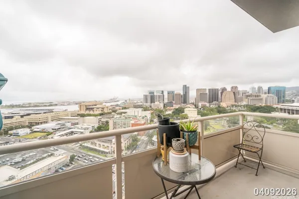 $4,200 | 600 Queen Street, Unit 2208, Honolulu, HI 96813