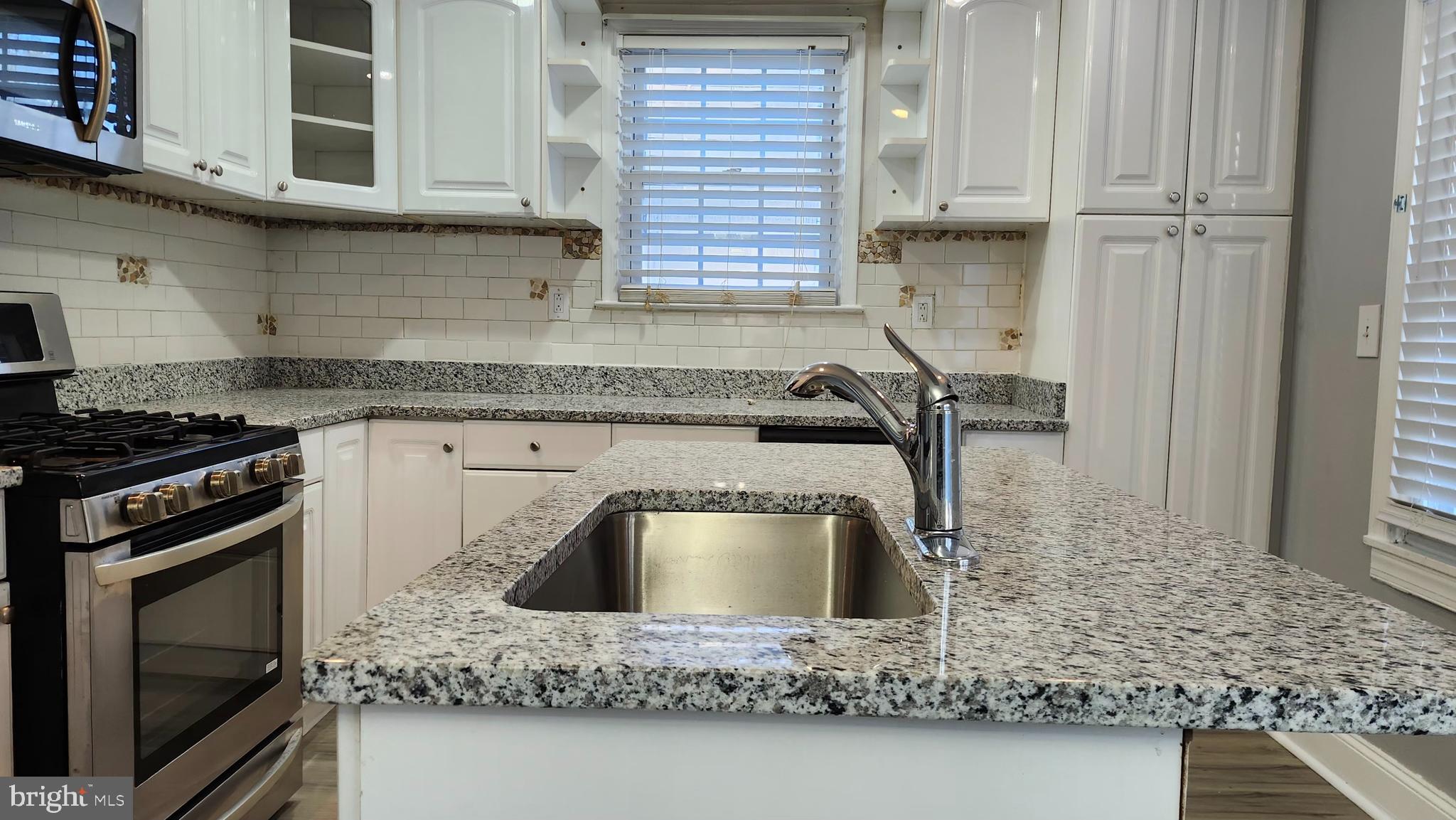 6403 Walnut Street Baltimore, MD 21207 - Photo 2 of 36