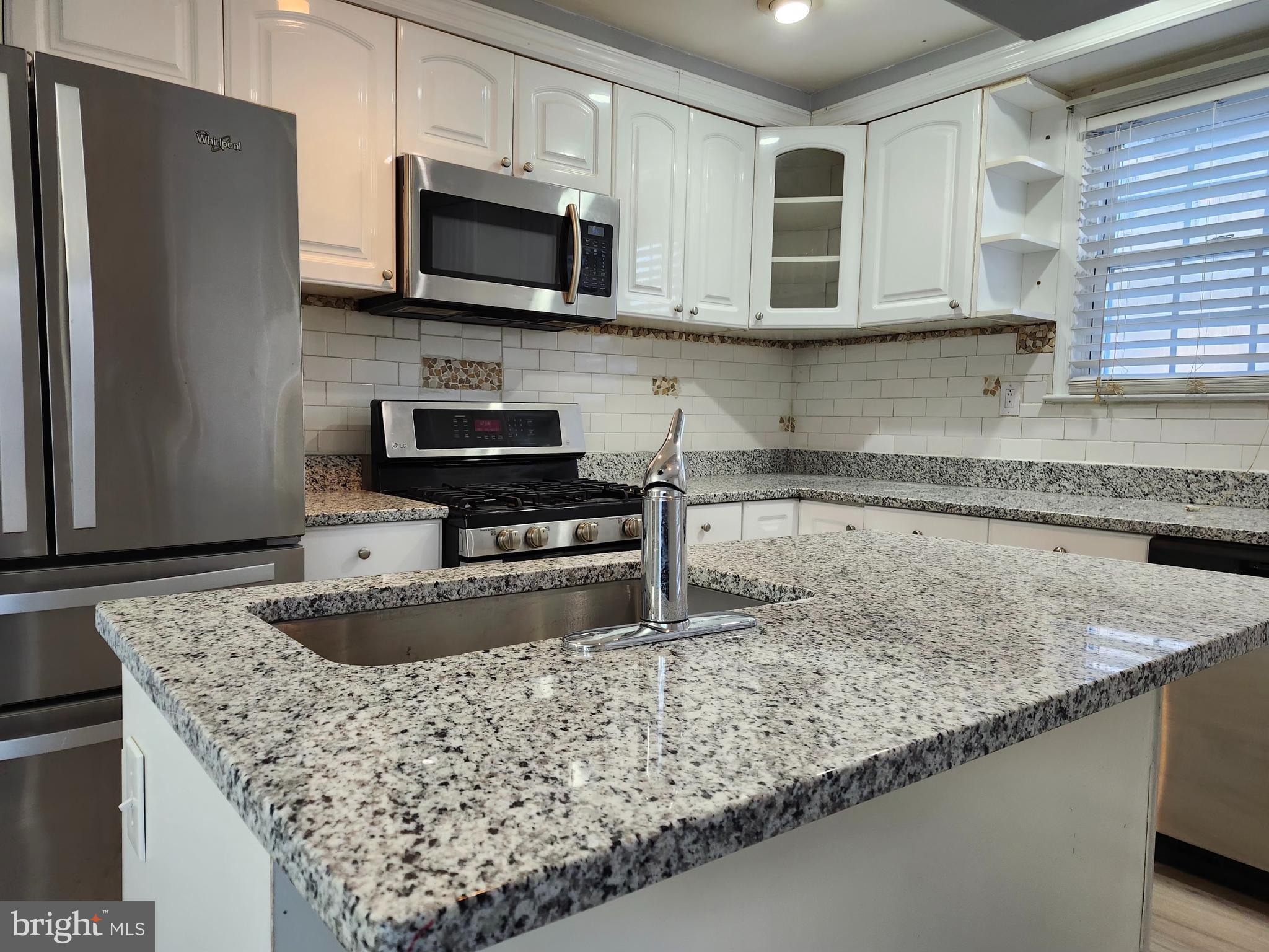 6403 Walnut Street Baltimore, MD 21207 - Photo 3 of 36