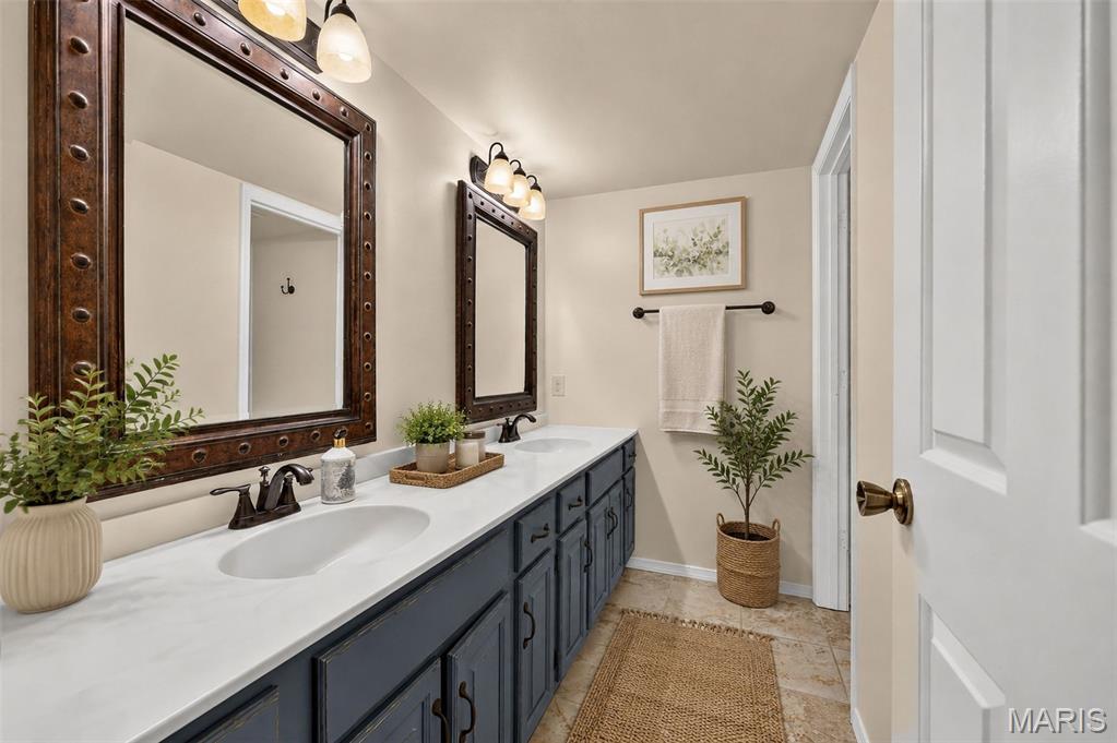 970 North Spoede Road, Unit 46 St. Louis, MO 63146 - Photo 14 of 22 Gallery Image 14