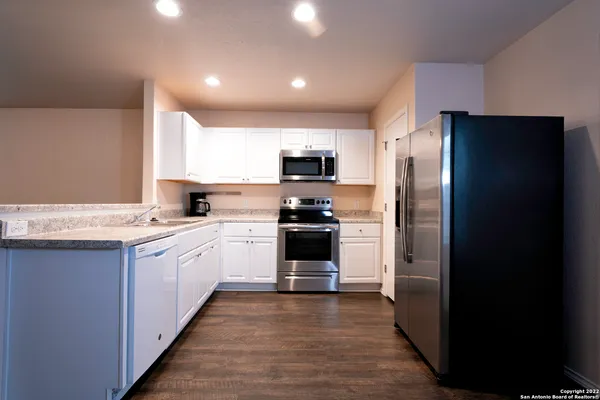 $1,645 | 7114 Lunar Eclipse, Converse, TX 78109