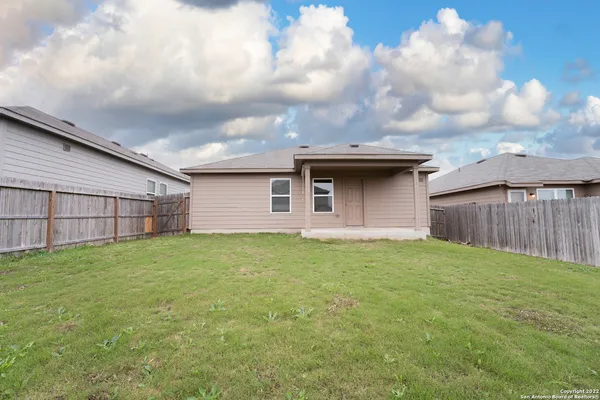 $1,645 | 7114 Lunar Eclipse, Converse, TX 78109