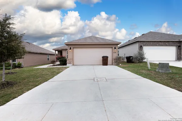 $1,645 | 7114 Lunar Eclipse, Converse, TX 78109