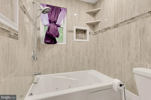 $415,000 | 5306 Plaza Circle, District Heights, MD 20747