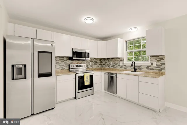 $415,000 | 5306 Plaza Circle, District Heights, MD 20747